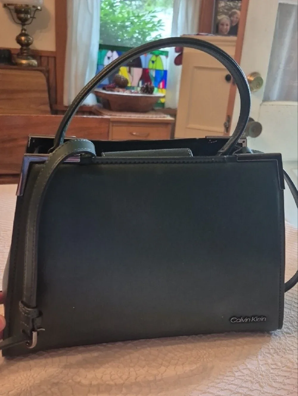 Calvin Klein Sleek Forest Green Leather Crossbody Bag - Picture 6 of 7